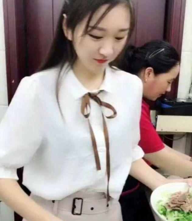 网红“牛肉面西施”素颜曝光，粉丝表示受不了，网友：面还怎么吃