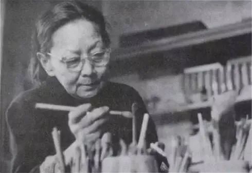 王叔晖她一生未嫁，所画美女，令人心动