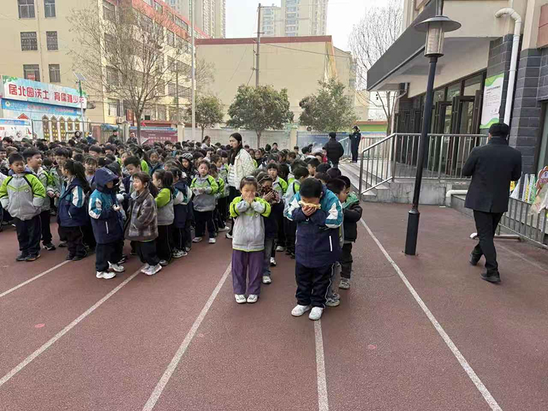 消防演练筑防线,安全意识记心间——临沂北园路小学春季消防疏散演练圆满完成