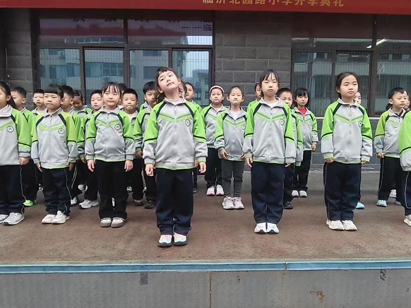 清明不止追思,让敬意化成前行的力量